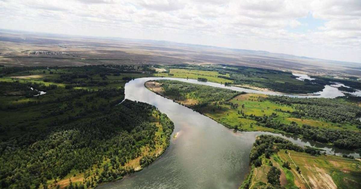 Трансшекаралық өзендер: Ортақ су қалай бөлінбек?