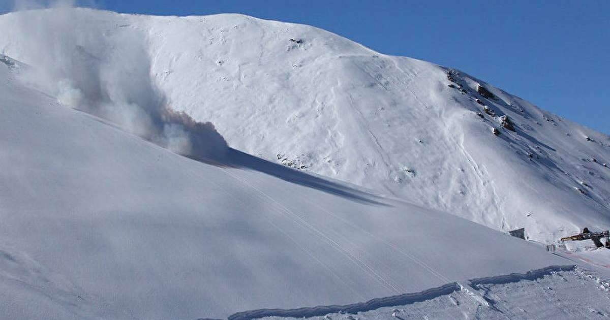 Қар көшкіні астында қалған бала бір сағатта табылды