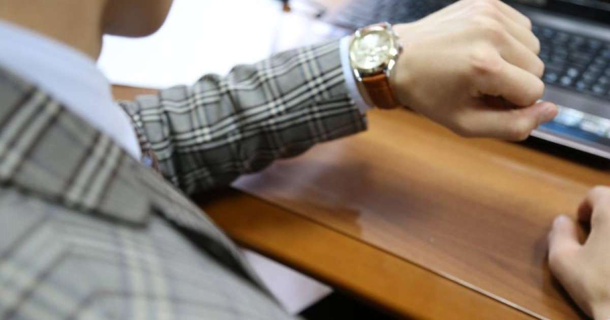 Ерлерге арналған әшекей: Қол сағаты