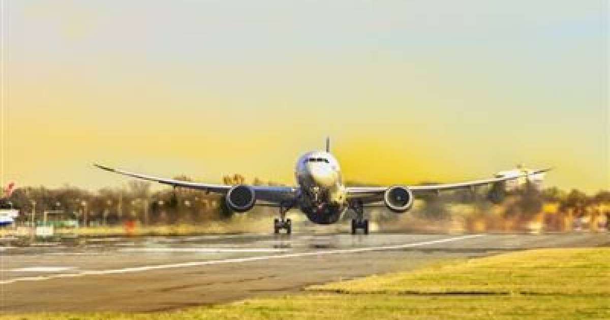 Әуежайда ұшақ ер адамды қағып өлтірді