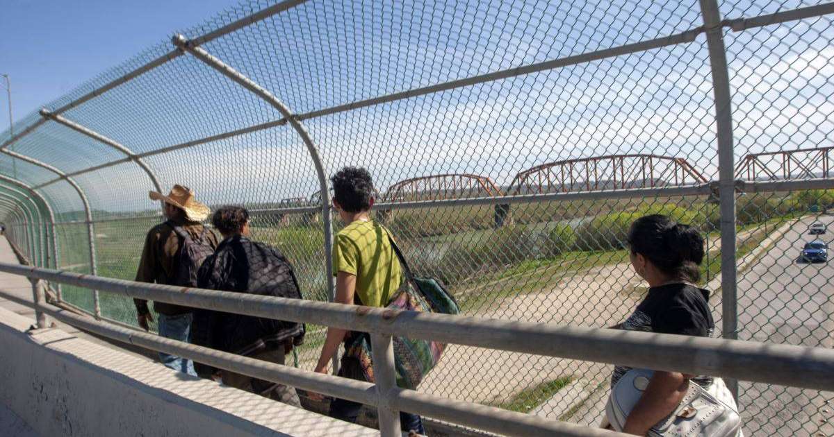 Трамп конгресс қабылдаған заң жобасына вето қойды