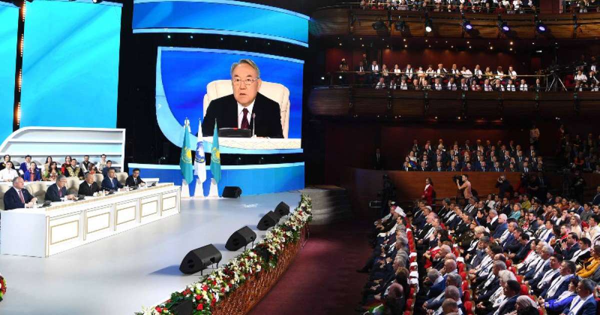 首任总统：只有社会团结是这一不断变化的世界永恒的价值