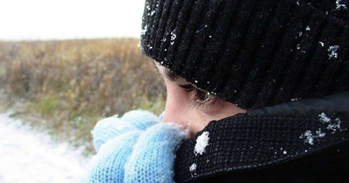 Соңғы сәтте мойнына шарф таға салған қыз ажалдан аман қалды