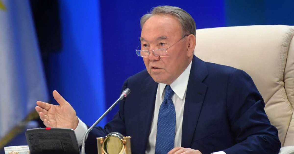 首任总统：民族间团结友谊使国际分析人士的预测化为乌有