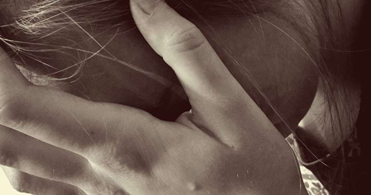 Баласы сырқаттанып, жұмыссыз қалған ана Астана әкімінің алдында жылап жіберді