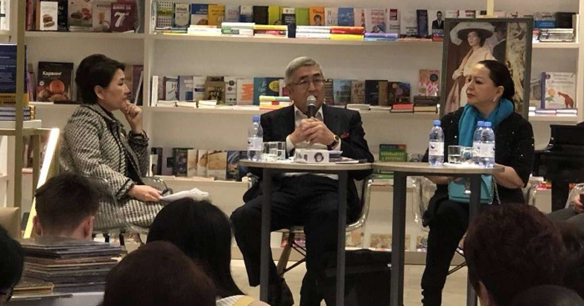 Алматыға «Муза DIOR. Алла Ильчунның тарихы. Қазақтан шығып, сән әлемін мойындатқан» кітабының авторы келді