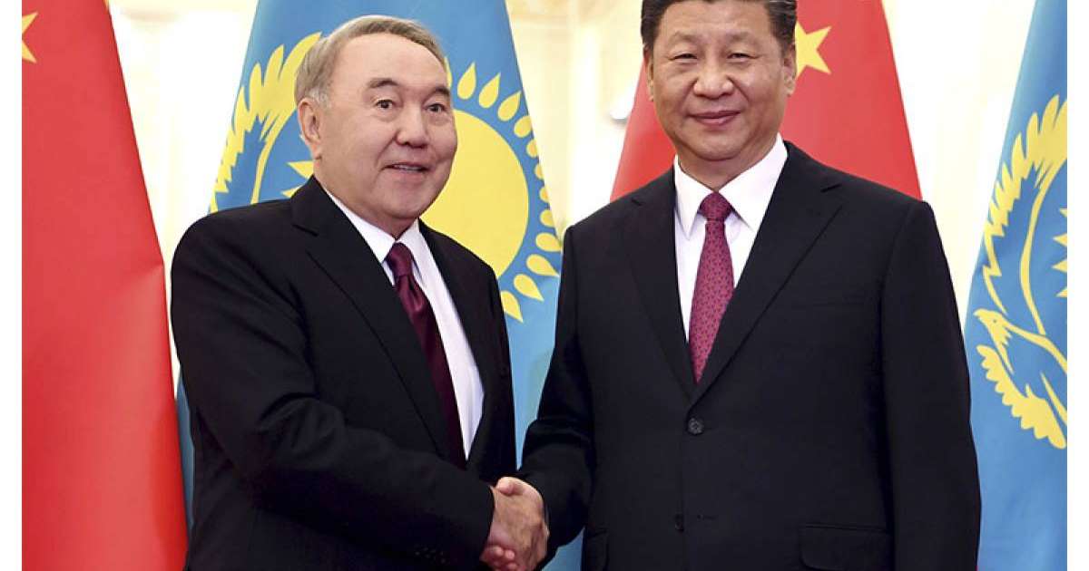 首任总统纳扎尔巴耶夫同中国国家主席习近平举行会晤