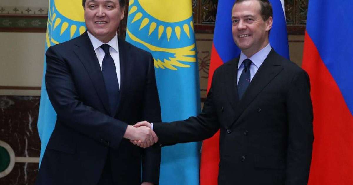 哈俄政府首脑在莫斯科举行会晤