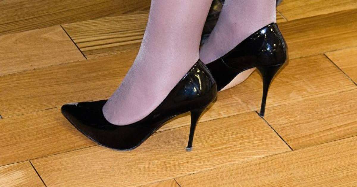 Қалыңдық тойда денесін "жалаңаштап тастады" – жұртты шулатқан фото