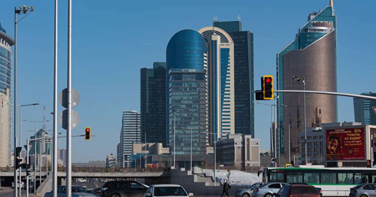 Астана көшелеріндегі аудармалар: жарнамадағы өрескел қателіктер