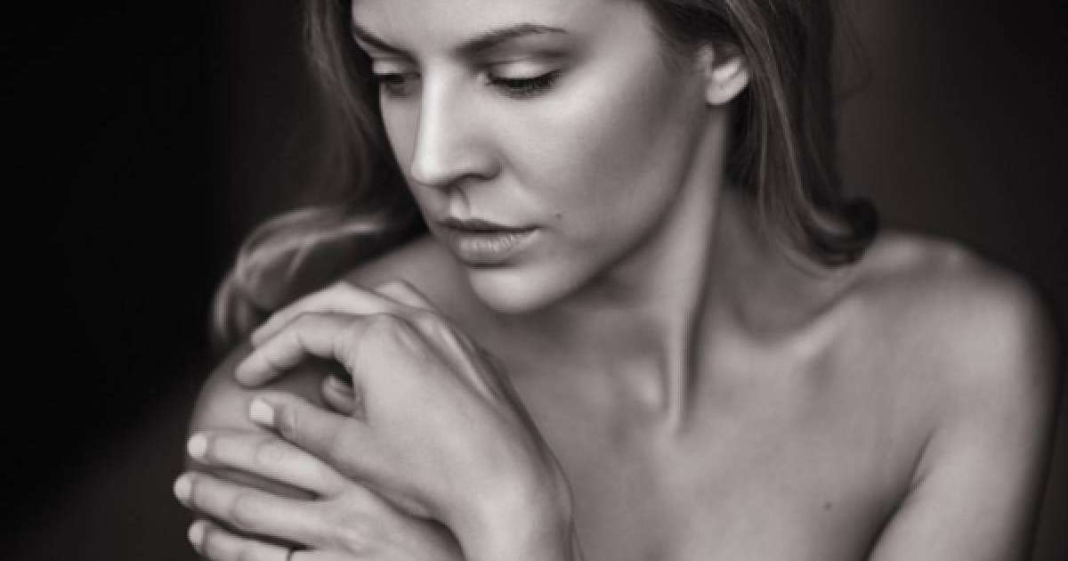 Ашық киінген бойжеткен ұшақ бортында жанжал тудырды