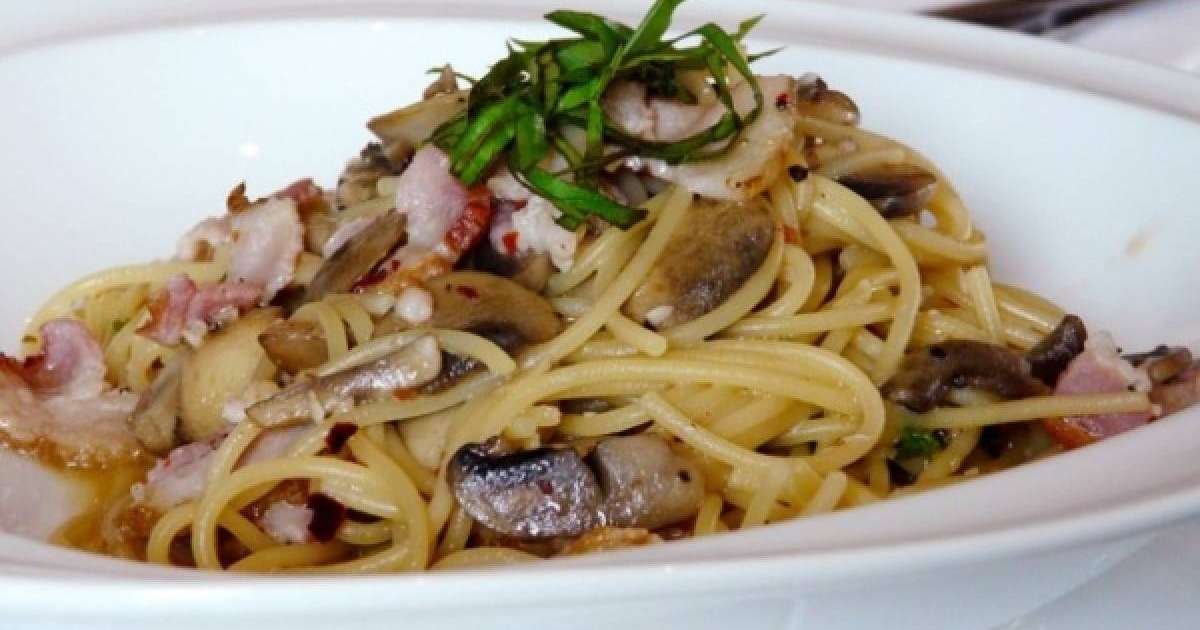 Әйел адам мейрамханада ұсынған саңырауқұлаққа уланып қайтыс болған