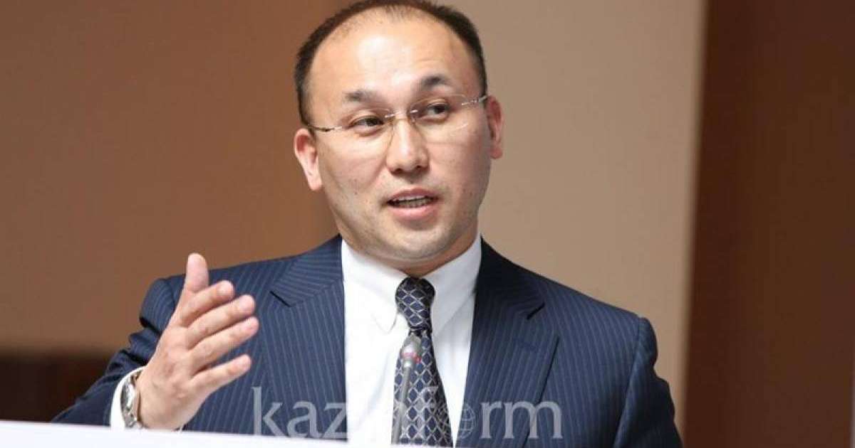 新闻部长就KazContent与哈通社合并发表评论