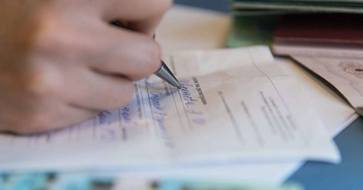 Алматыда төсек тартып жатқан әйелдің үйіне бөтен 26 адам "кіріп" алған