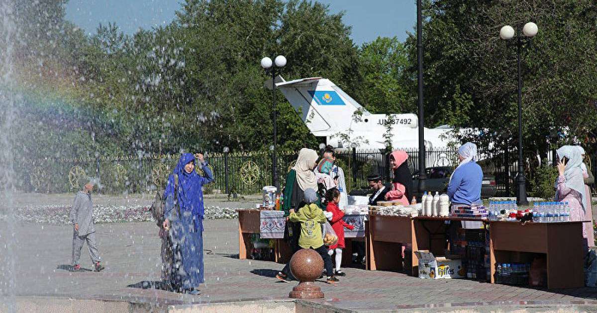 Өскеменде "ревизор" ақын пайда болып, ел шулап жатыр