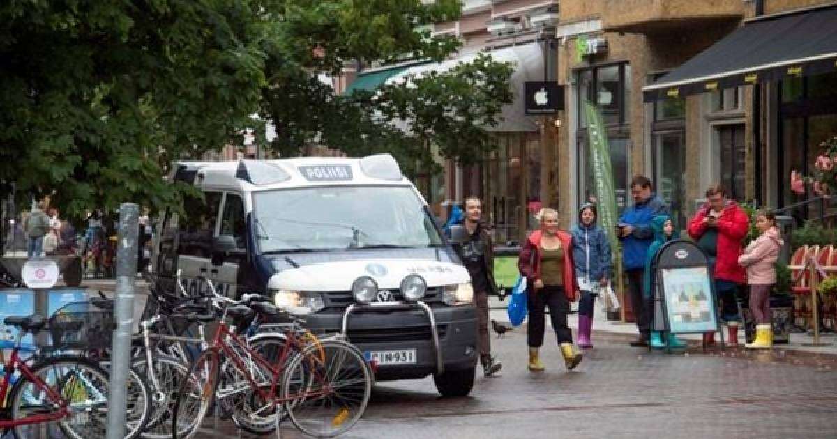 Белгісіз ер адам көшеде пышақпен шабуыл жасаған