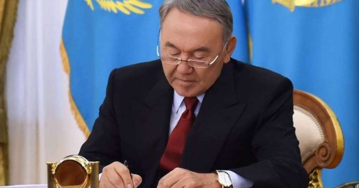 Назарбаев мерзімді әскери қызметке шақыру қаулысына қол қойды