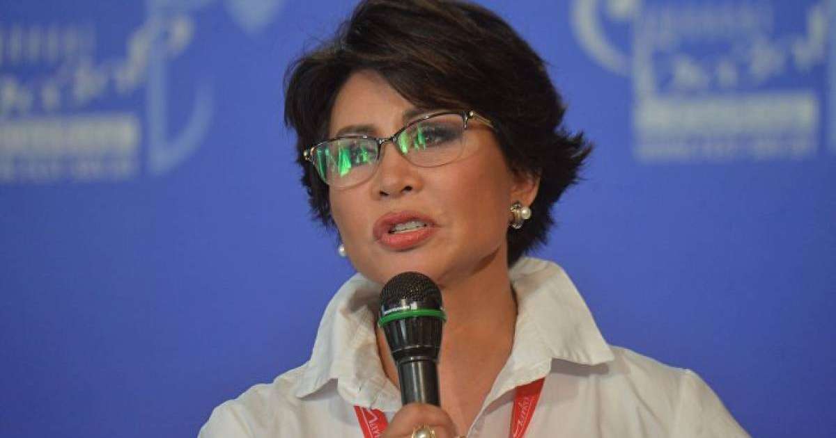 "Миынан ісік табылды..." Роза Рымбаева сұқбат кезінде жылап қалды