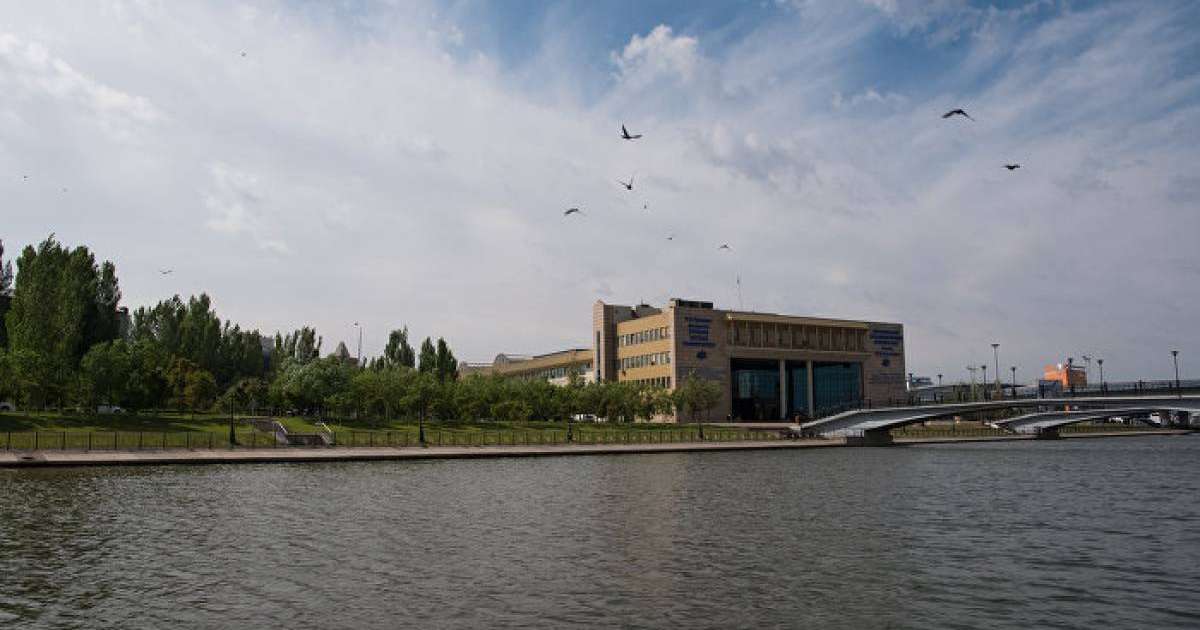 Қазақстанның жоғары оқу орны Мәскеу университетіне қанша ақша жұмсады?