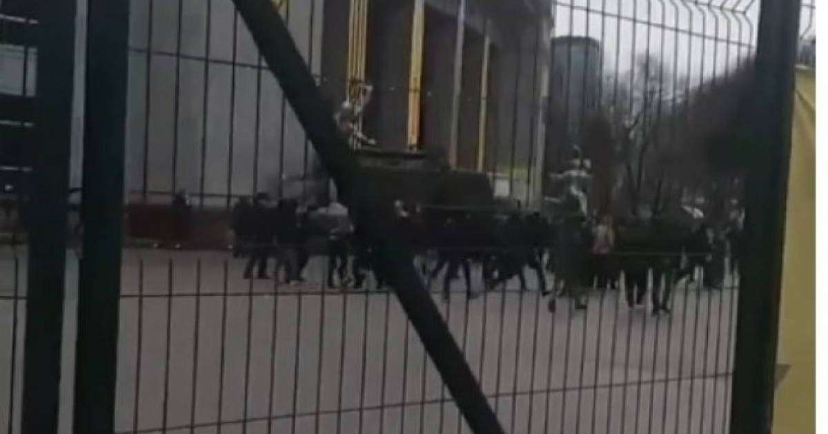 "Қайрат" пен "Астана" жанкүйерлері арасында төбелес бола жаздады