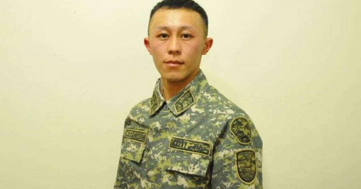 ШҚО-да әскери қызметші жанып жатқан үйден 15 адамды алып шықты