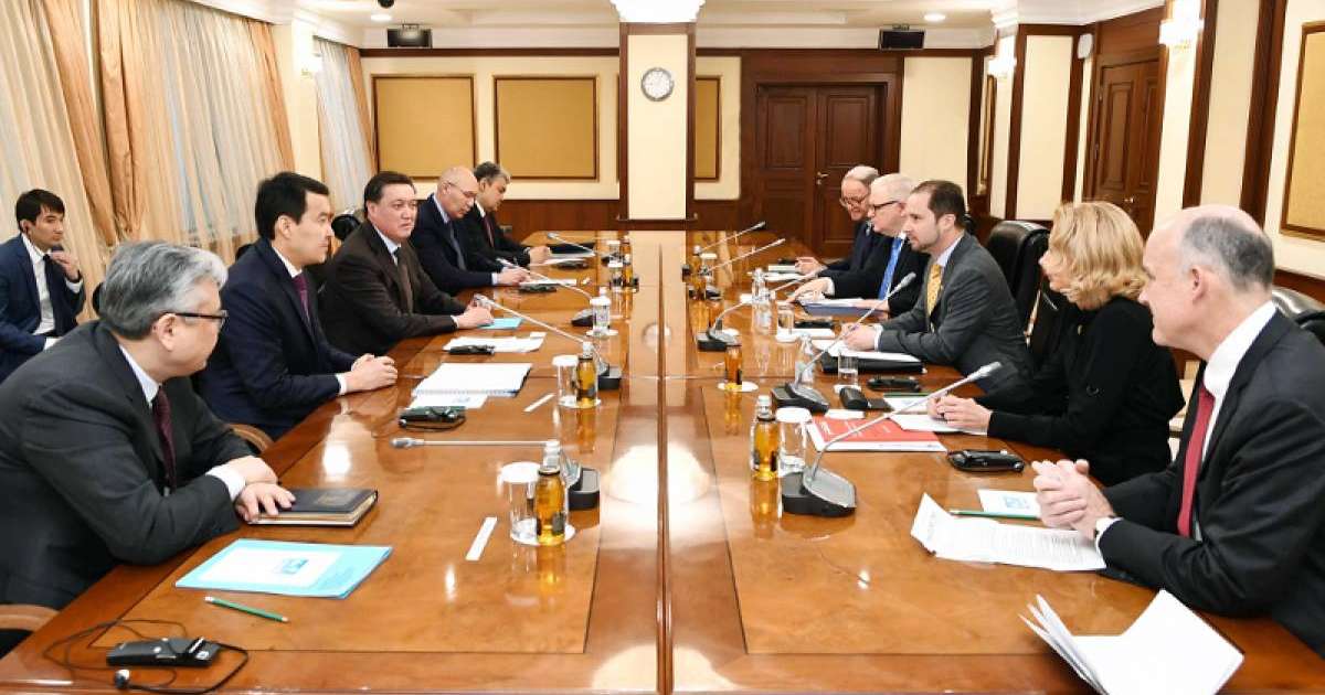 政府总理会见外交使团代表 讨论改善投资环境问题