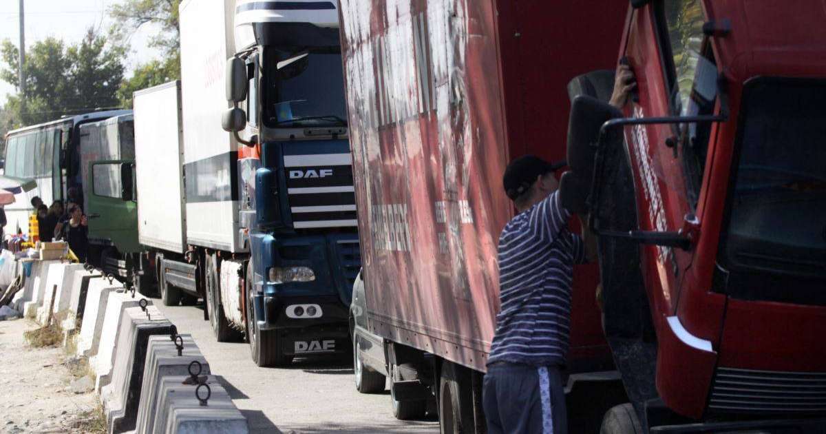 Шекарада Қазақстан жағына өте алмай тұрған жүк көліктерінің саны 200-ден асты