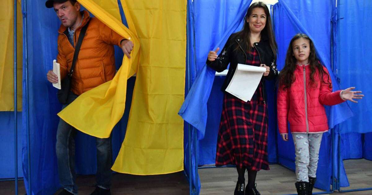 Украинада президент сайлауы өтіп жатыр