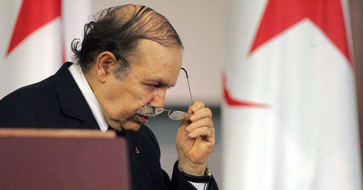 Халық наразы 82 жастағы Алжир президенті "сайлауға қатысады"