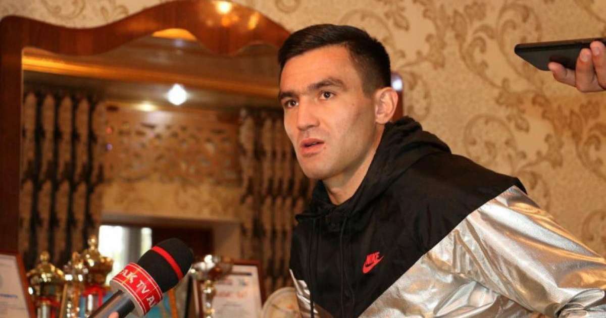 Момынов америкалық боксшымен қолғап түйістіреді