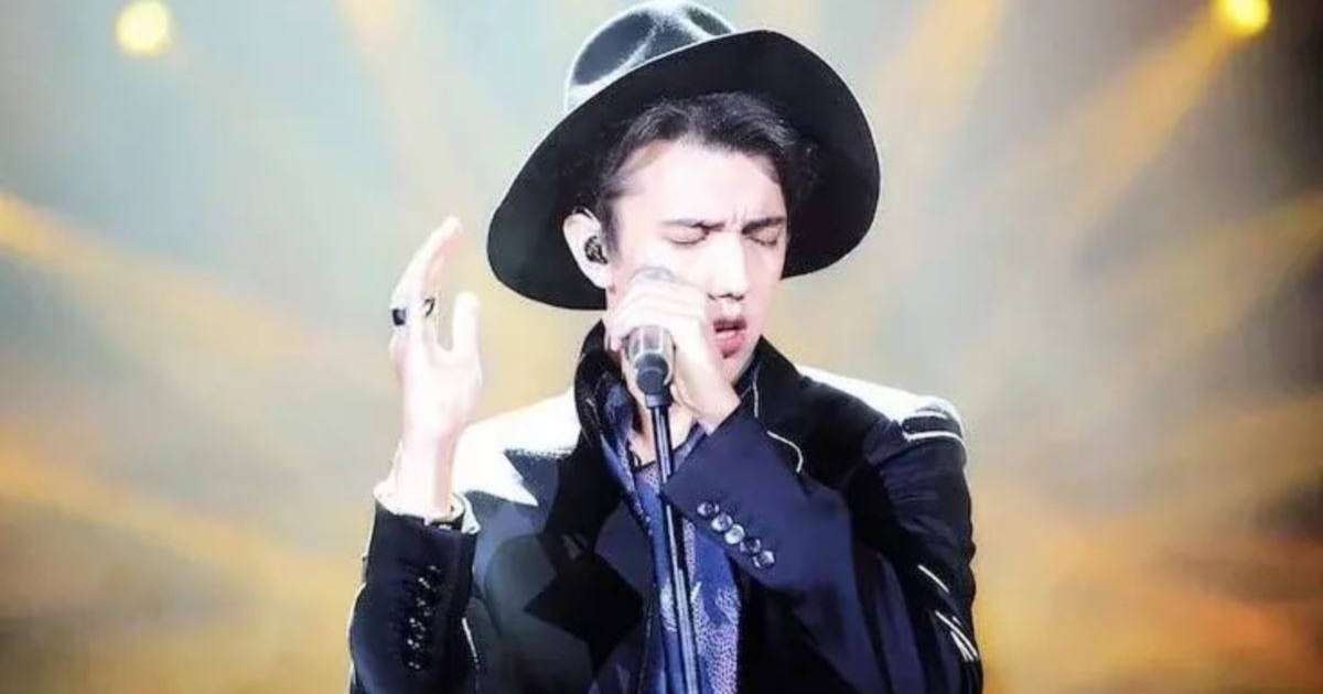 Жас әншілерге жол берген Димаш The World's Best байқауынан шығып кетті