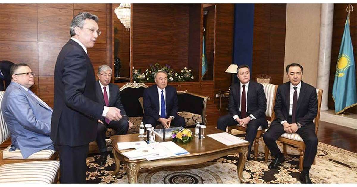 首都市长向纳扎尔巴耶夫就城市未来发展规划进行了汇报