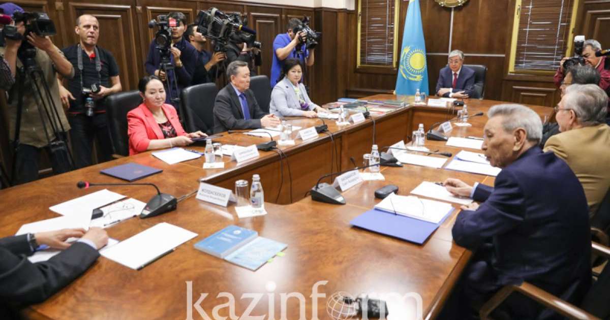 托卡耶夫通过国语水平考试