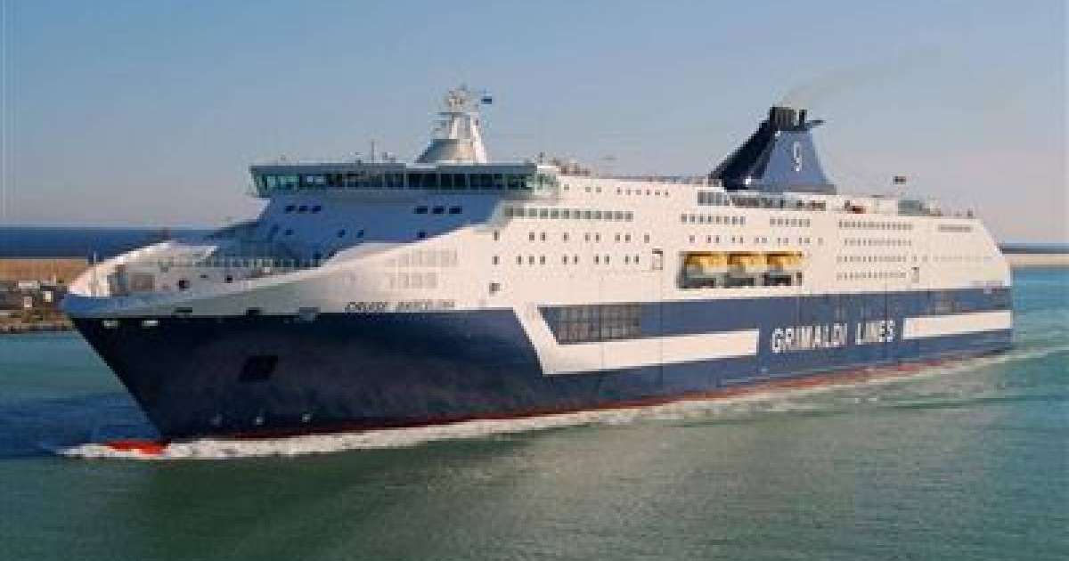 390 жолаушысы бар кеме апатқа ұшырады