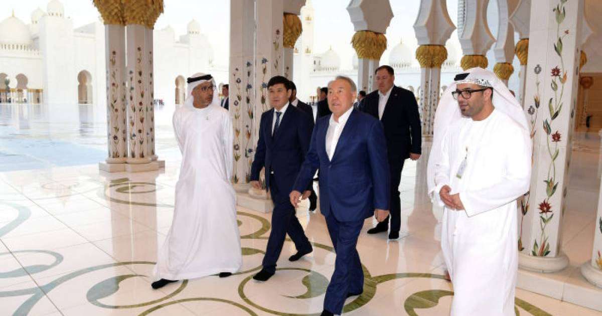 Назарбаев Абу-Дабидегі 50 мың адамға арналған мешітке барды