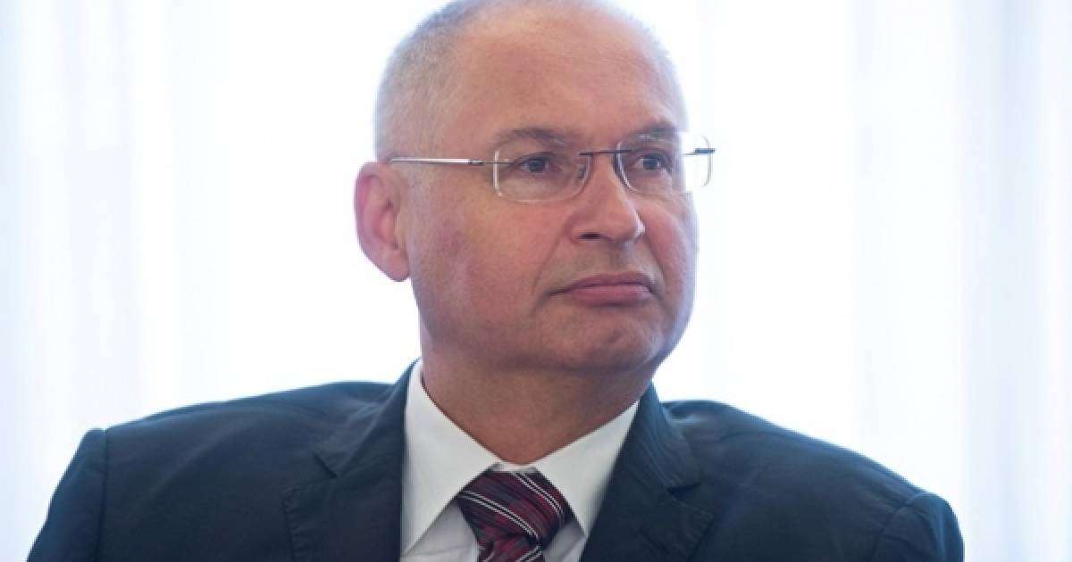 Сэндвич ұрлаған депутат отставкаға кетті