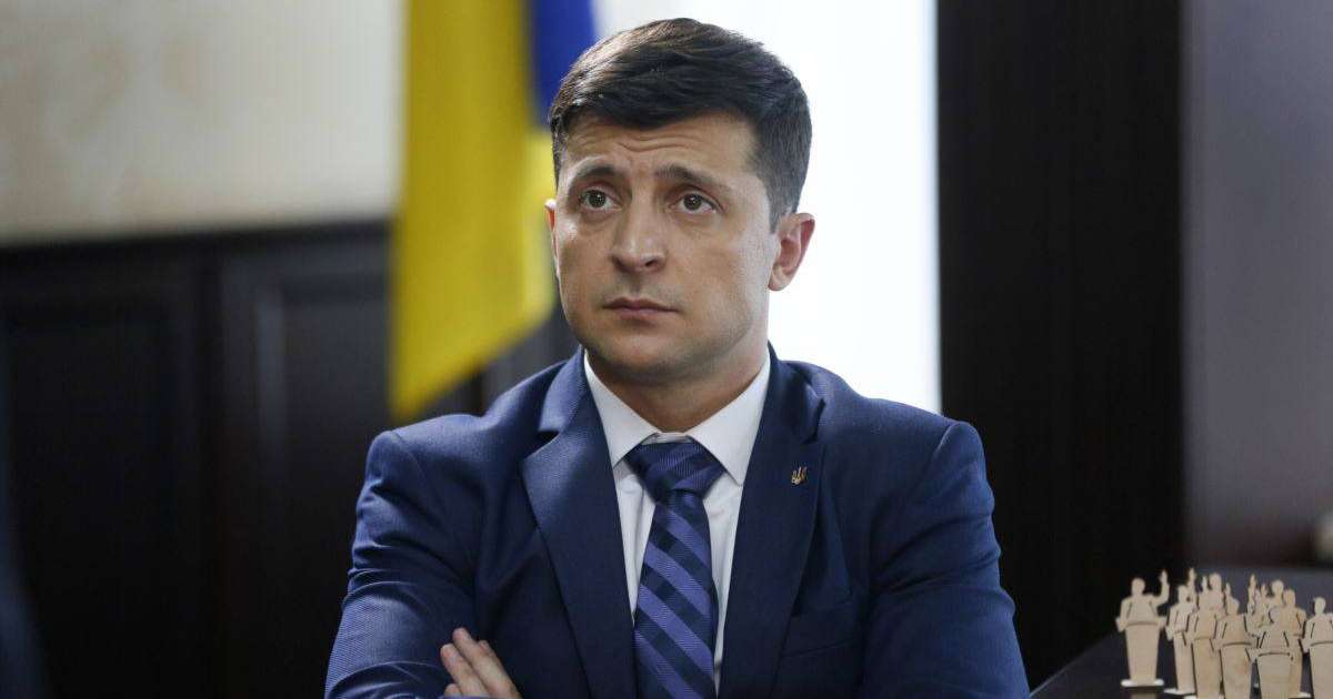 Украинадағы президенттік сайлау алдындағы сауалнамаларда шоумен Зеленский көш бастады