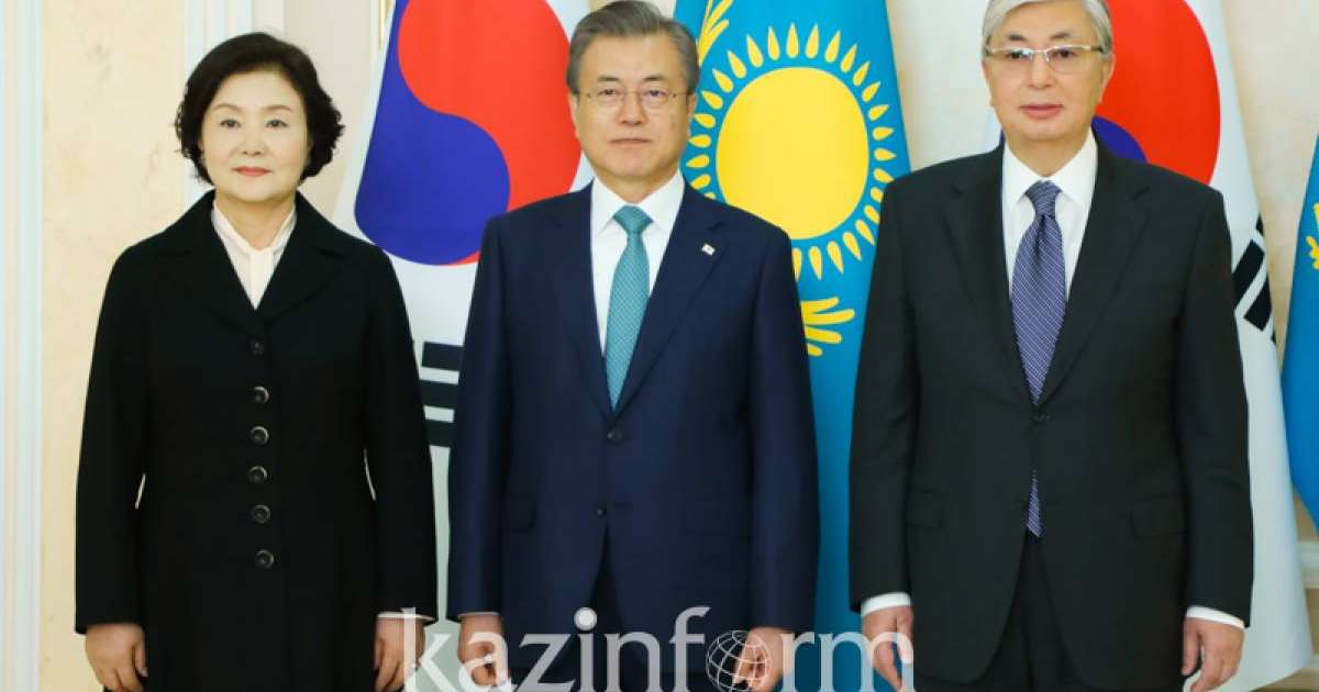 哈韩总统共同召开新闻发布会