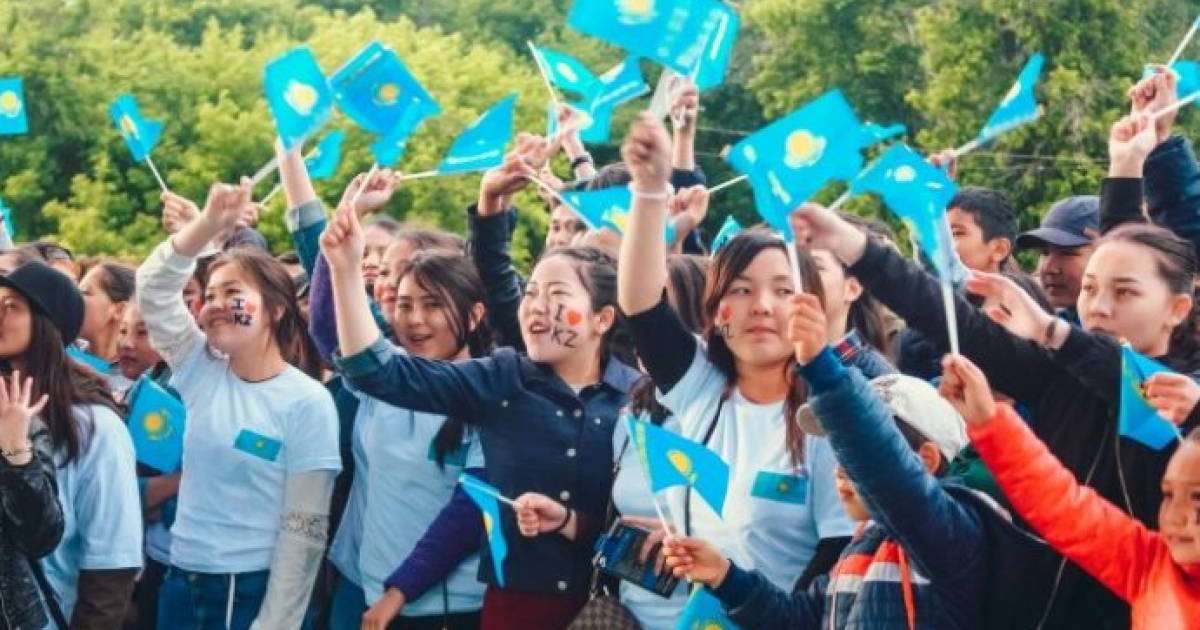 Мәжілісте мемлекеттік жастар саясатын іске асыру барысы туралы талқыланды