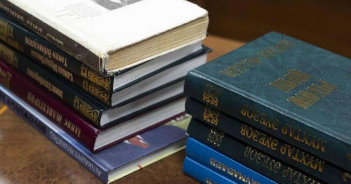 кандидаттар қандай кітаптар бойынша емтихан тапсырады