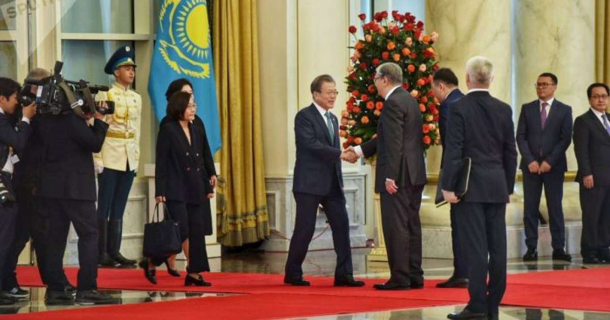 Қасым-Жомарт Тоқаев Оңтүстік Корея президенті Мун Чжэ Инді қарсы алды