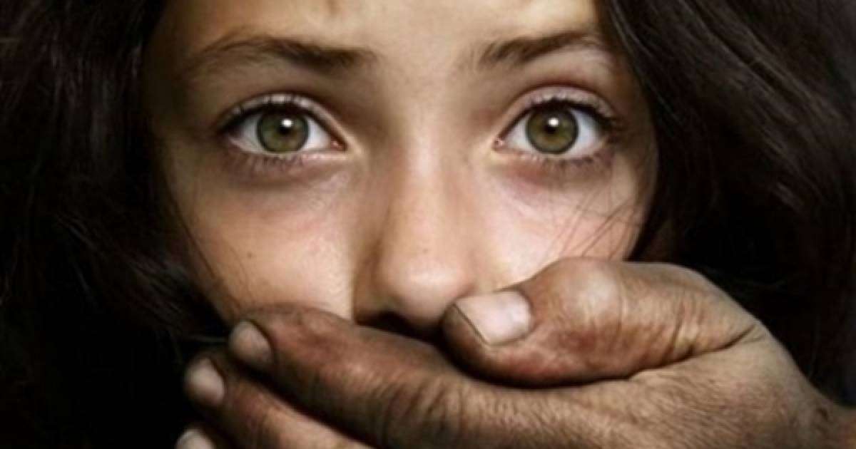 ​Сот жәбірленушінің «ұсқынсыз» болғаны үшін қылмыскерлерді ақтаған