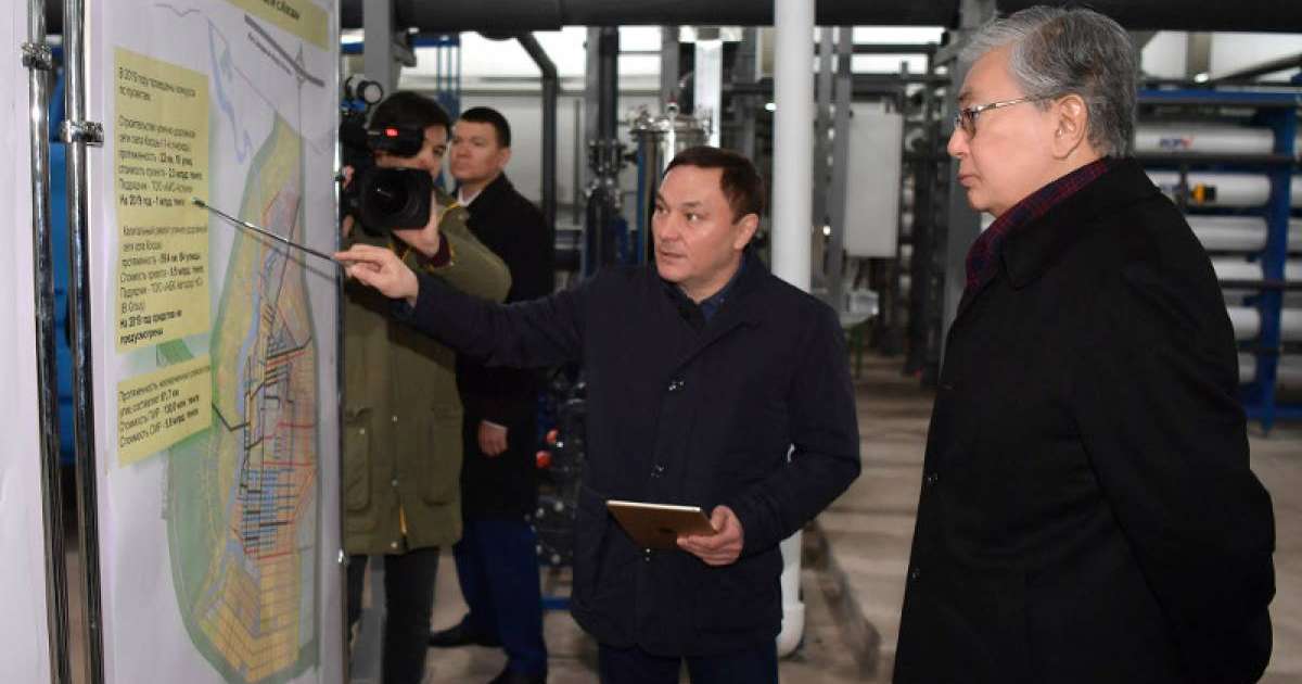 托卡耶夫总统对首都周边地区进行视察