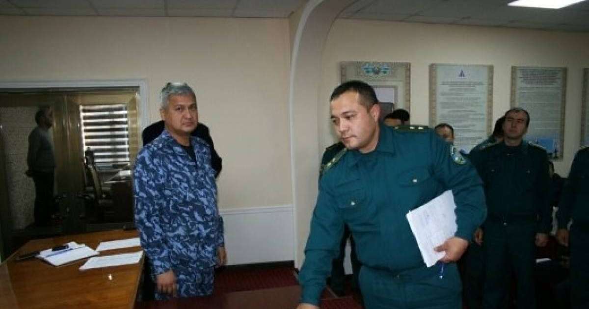 Өзбек полицейлері Құран ұстап ант берді — Қазақстандағы Ислам