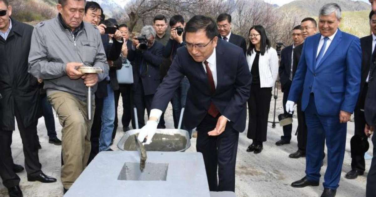 霍尔果斯泥石流拦阻坝工程正式开工