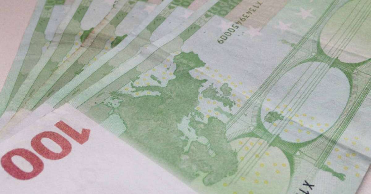 Түрік азаматы Алматыдан 10 мың евро ақшаны заңсыз алып шықпақ болды