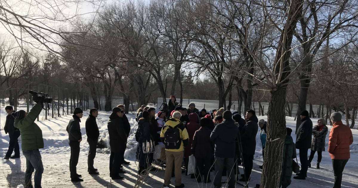 Қарағанды әкімі саябақтағы спорт нысаны құрылысының жоспарын түсіндірді