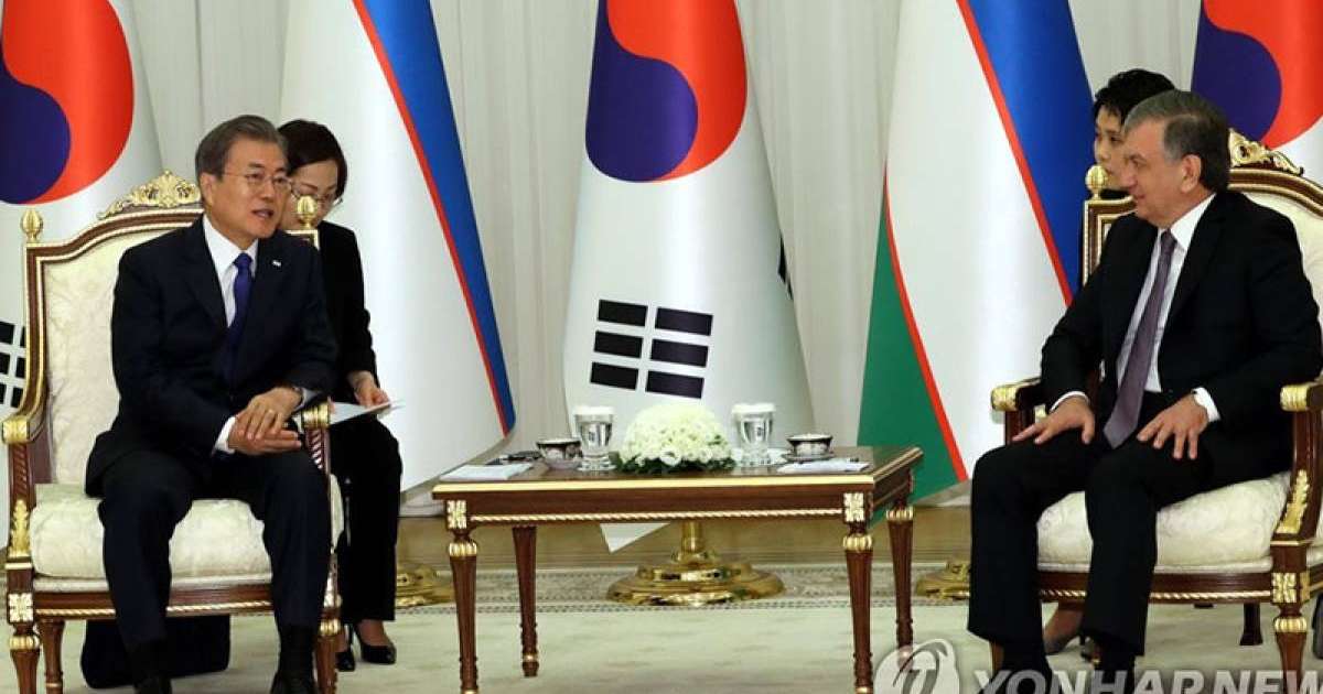 韩国、乌兹别克斯坦总统在塔什干举行会谈