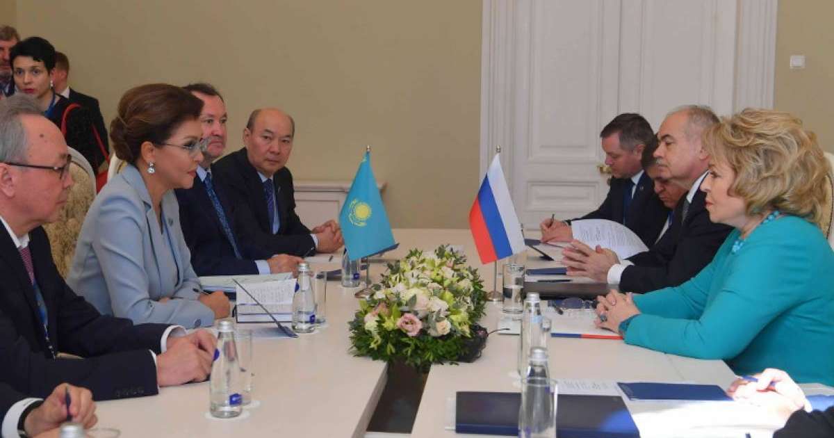 达丽哈•纳扎尔巴耶娃会见瓦莲京娜•马特维延科