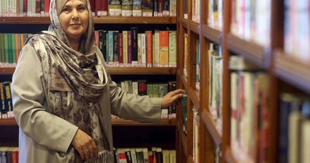 Кітап үшін әкесінің көзіндей дүниені сатып жіберген әйел...